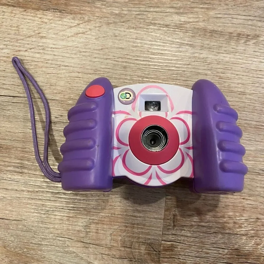 Discovery Kids  0.3-Megapixel Digital Camera Pink/Purple USB Compatible Learning
